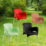 Chaise en plastique de couleur